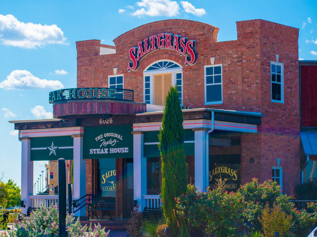 photo of one of the best lubbock steakhouses, Saltgrass
